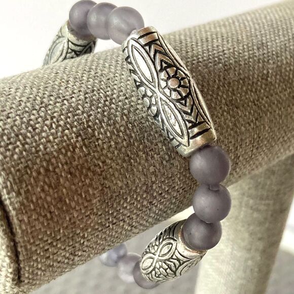 Infinity Bracelet Segmented Silvertone Statement Stretch Bracelet 8 Inches - Picture 8 of 12